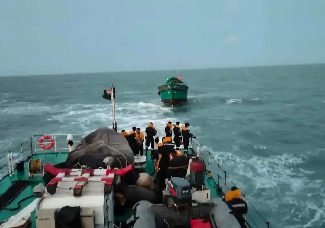 Indian Coast Guard Rescues 31 Fishermen Adrift in Arabian Sea for 11 Days - News Karnataka