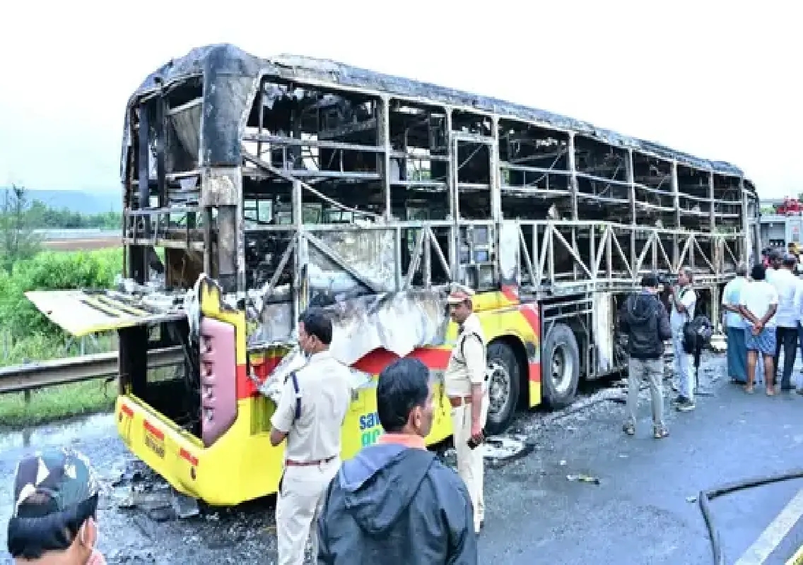 Leaders express grief over tragic Kurnool bus fire that claimed multiple lives - News Karnataka