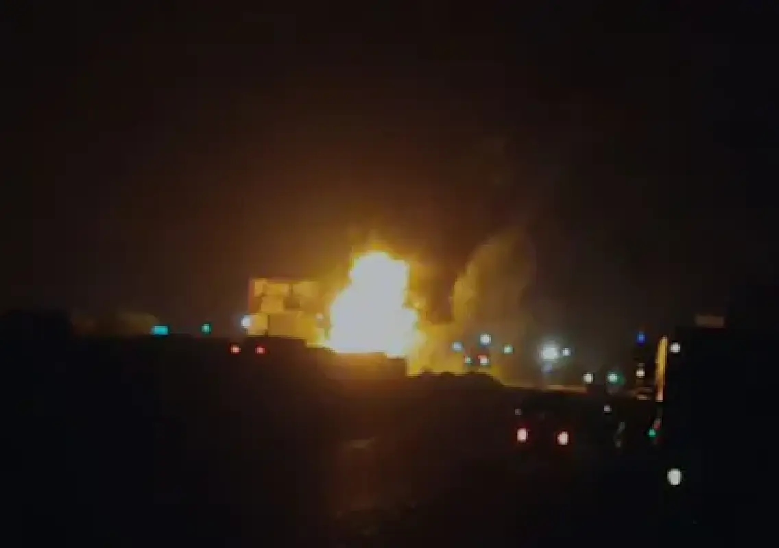 LPG truck catches fire after collision on Jaipur-Ajmer highway - News Karnataka