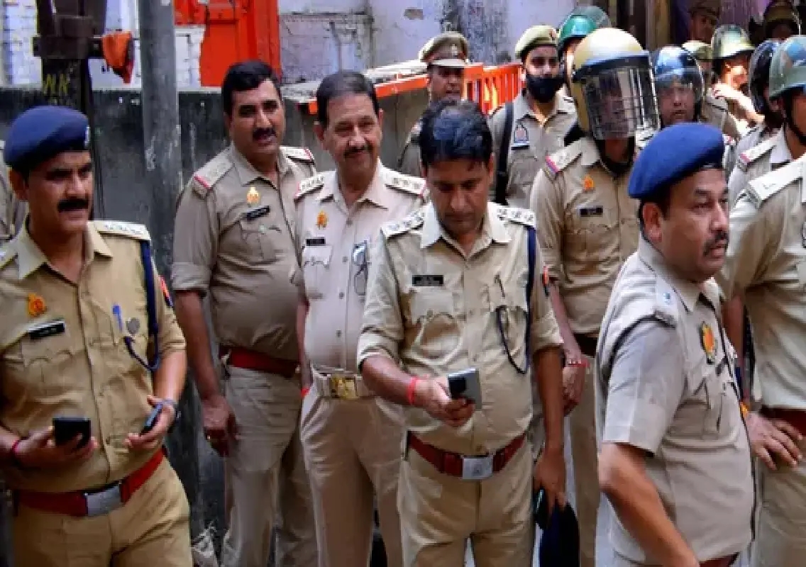 Man’s head and moustache shaved by locals after alleged harassment attempt - News Karnataka
