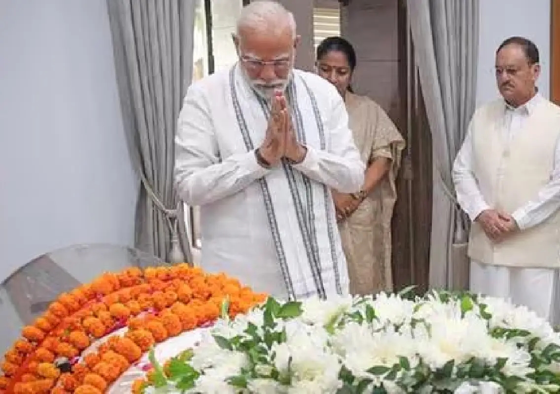 PM Modi pays tribute to veteran BJP leader VK Malhotra - News Karnataka