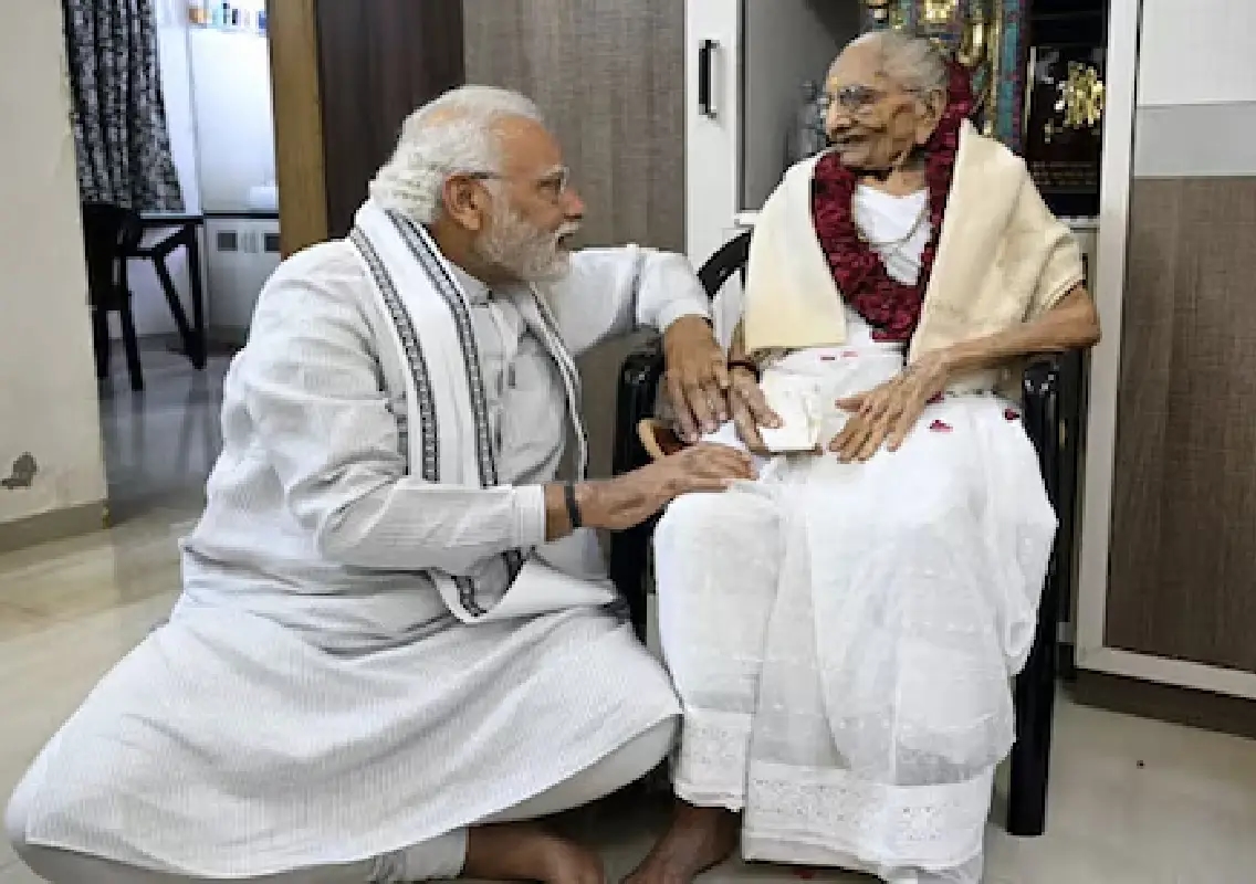 “PM Modi recalls first oath as Gujarat CM, shares mother’s advice - News Karnataka