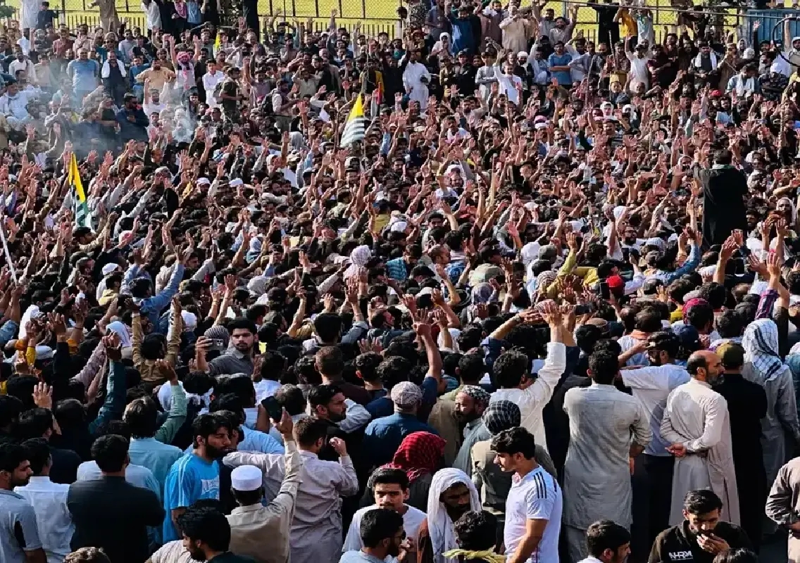 At least 12 killed as protests escalate in Pakistan-Occupied Kashmir - News Karnataka