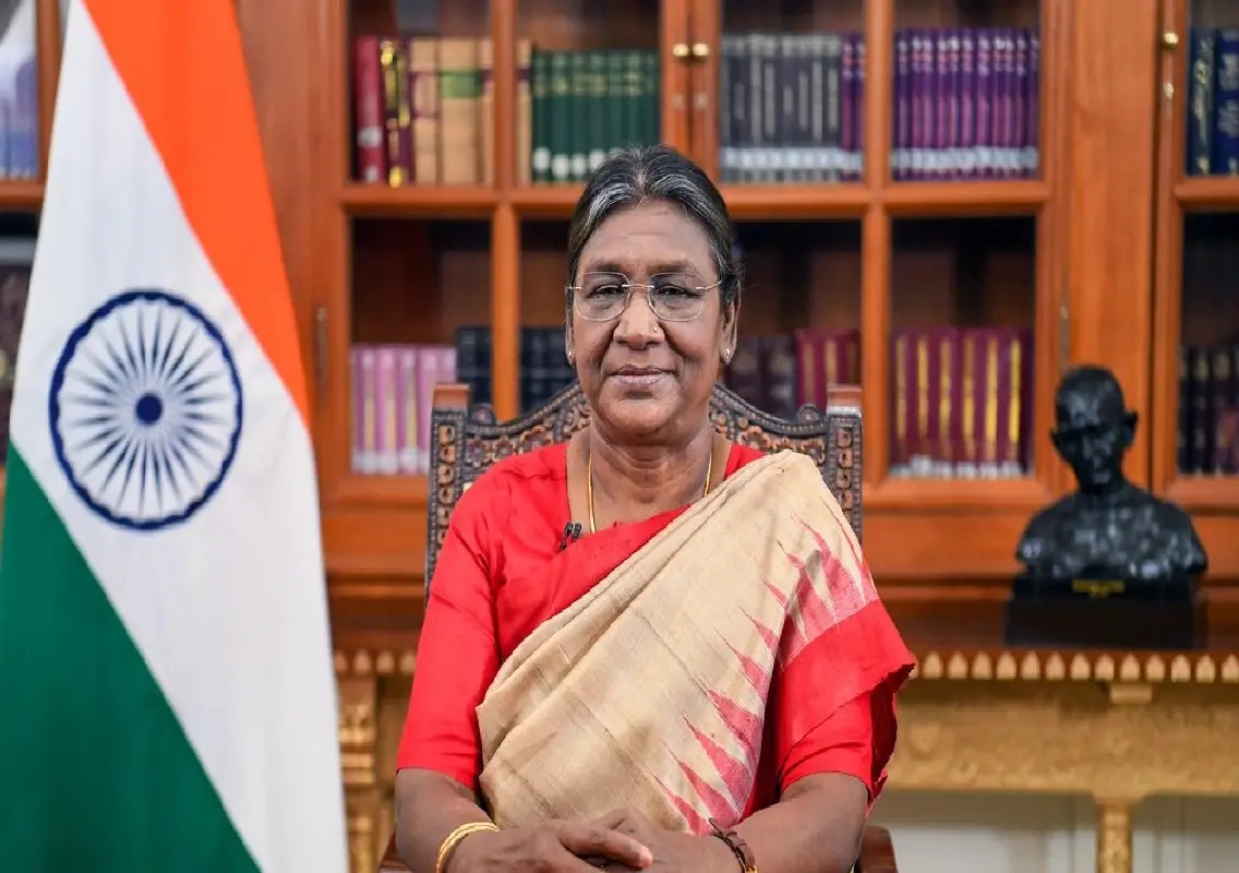 President Murmu greets air warriors on 93rd Air Force Day - News Karnataka