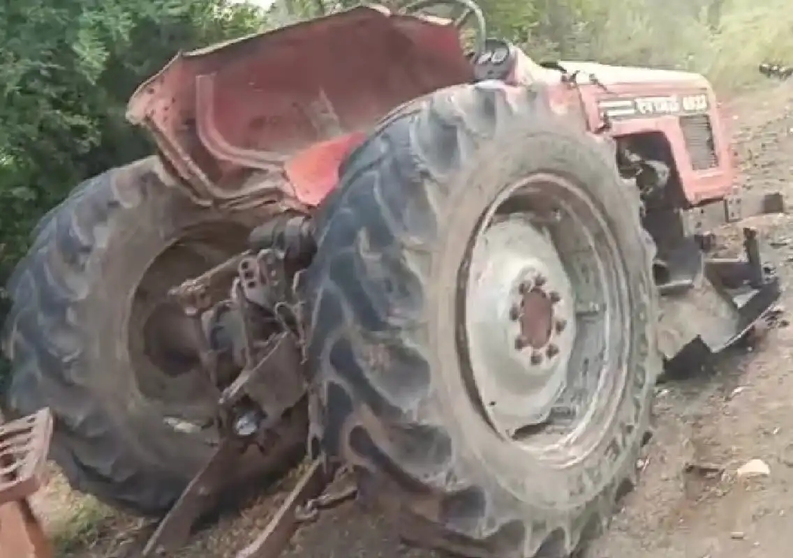 Three Farmers from Maharashtra Killed in Tractor-Trolley Accident in Pandhurna - News Karnataka