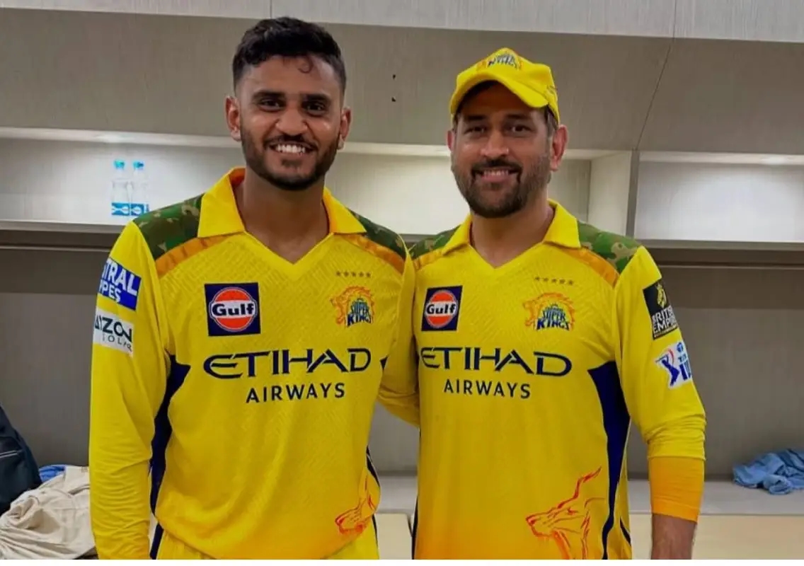 Urvil Patel channels Dhoni magic with lightning stumping - News Karnataka