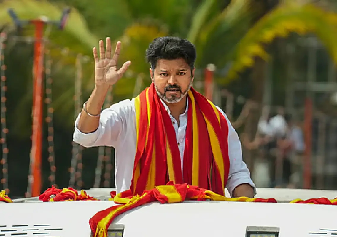 Tamil Nadu police book Vijay’s bus driver for negligent driving - News Karnataka