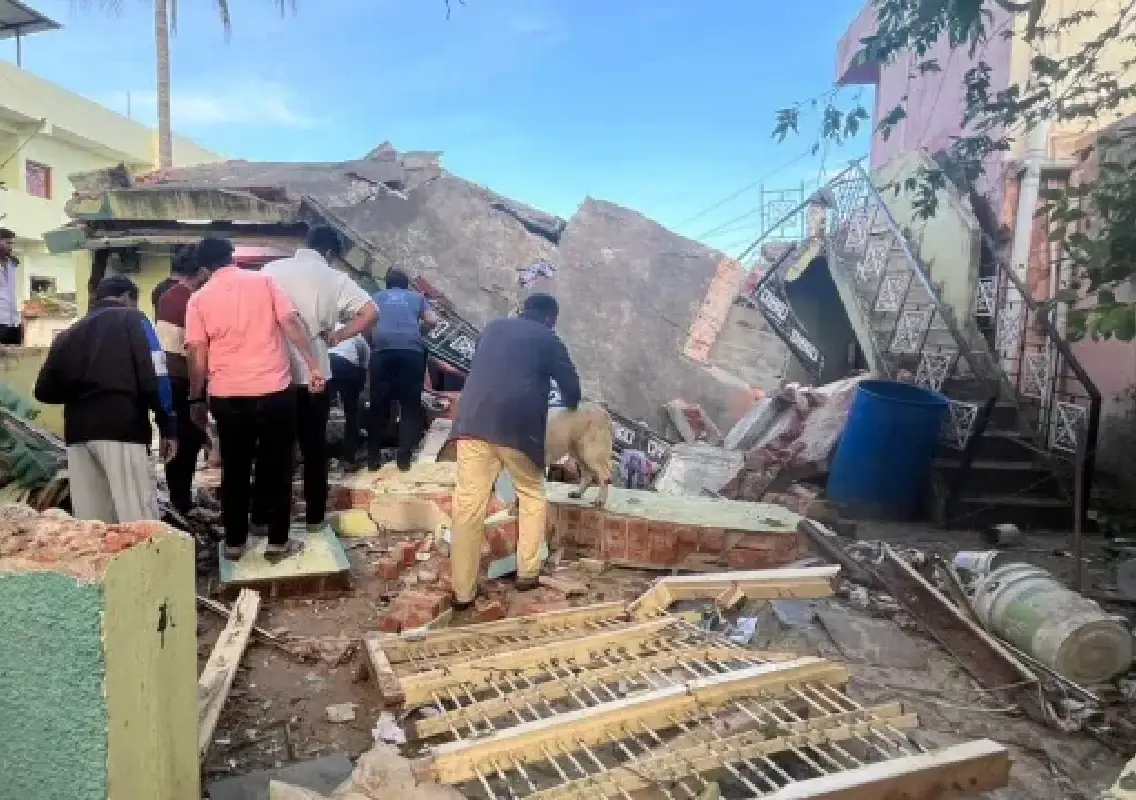 Woman narrowly escapes death as Bengaluru house collapses in explosion - News Karnataka