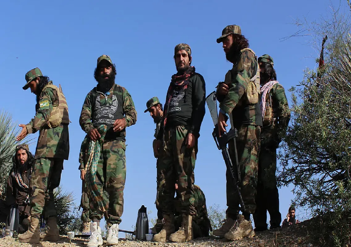 Pakistan-Afghanistan border clashes kill dozens, escalate tensions - News Karnataka