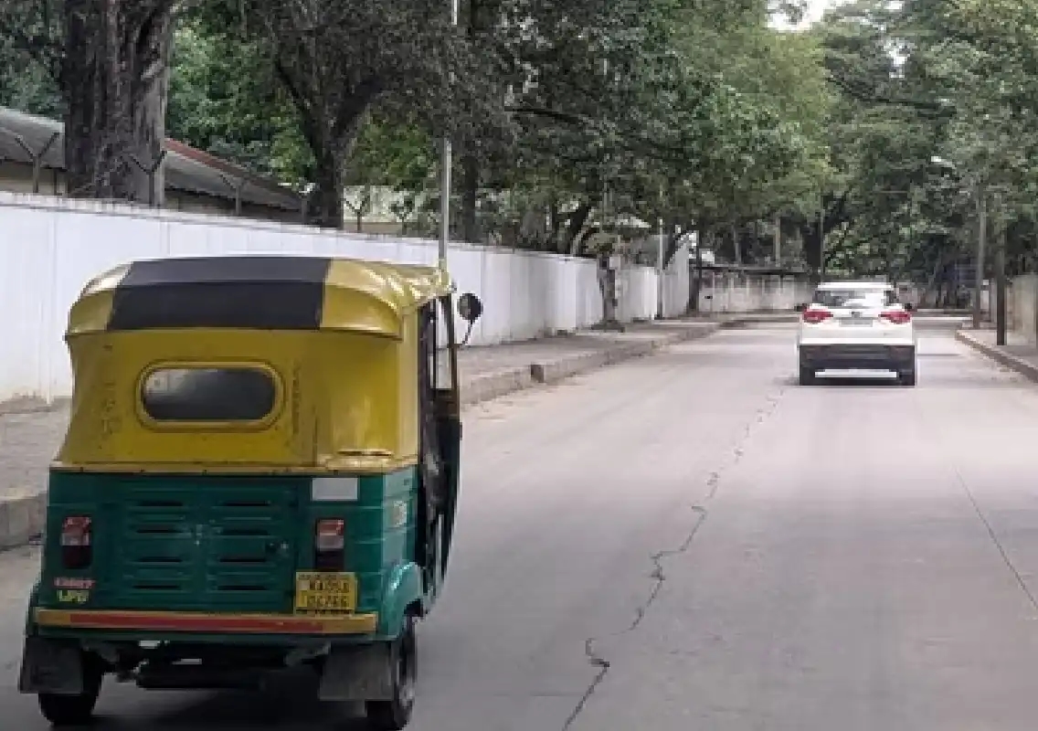 Festival getaway empties Bengaluru streets, commuters enjoy smooth rides - News Karnataka