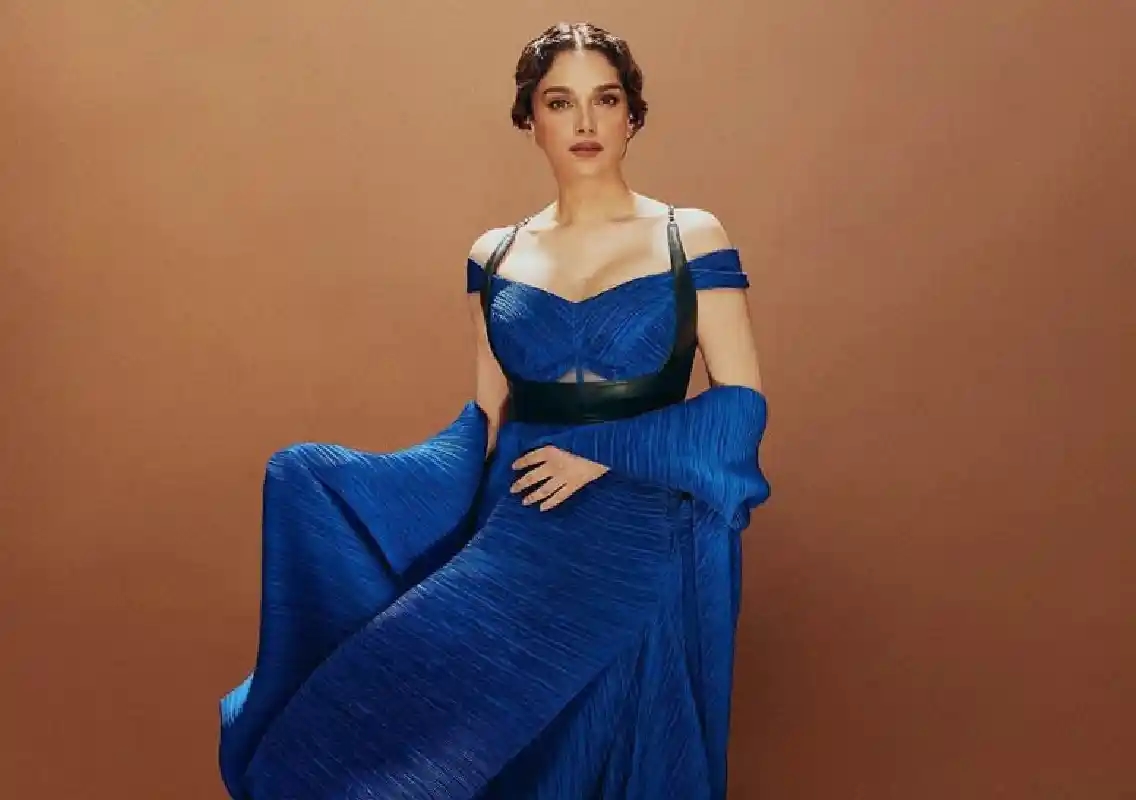 Aditi Rao Hydari flags fake WhatsApp account pretending to be her - News Karnataka