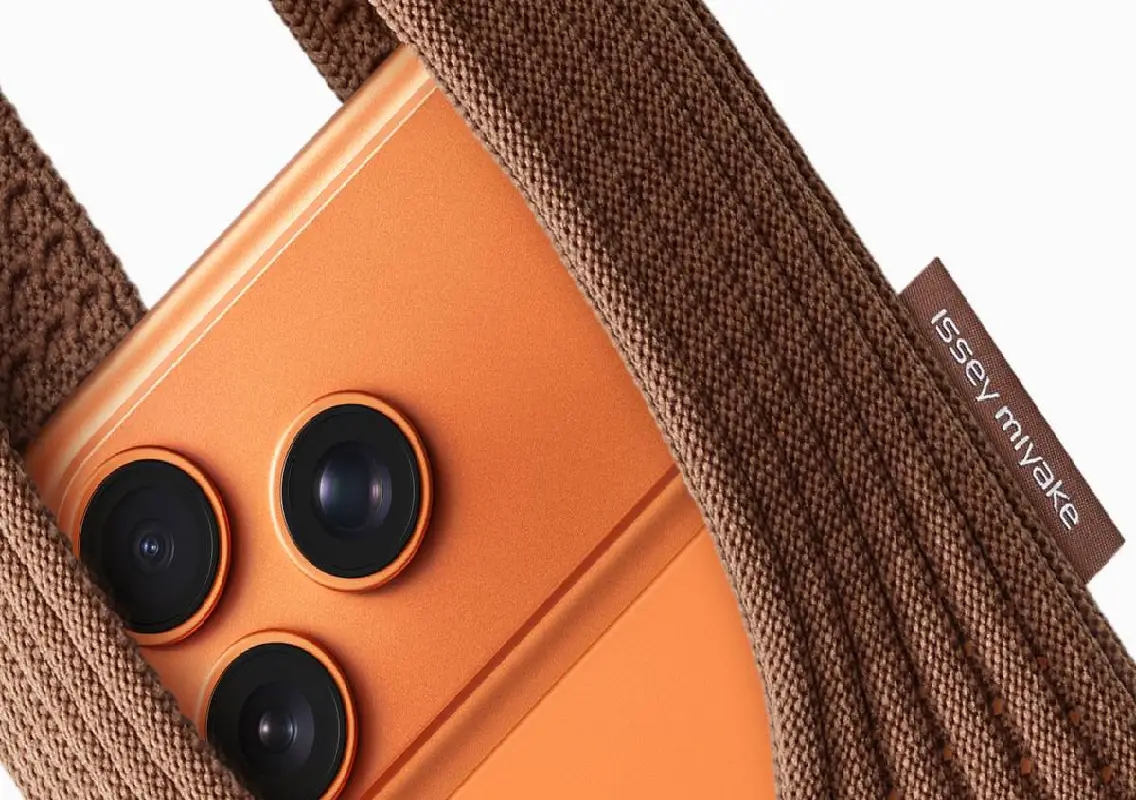 Apple and Issey Miyake unveil iPhone Pocket, a minimalist textile sleeve - News Karnataka