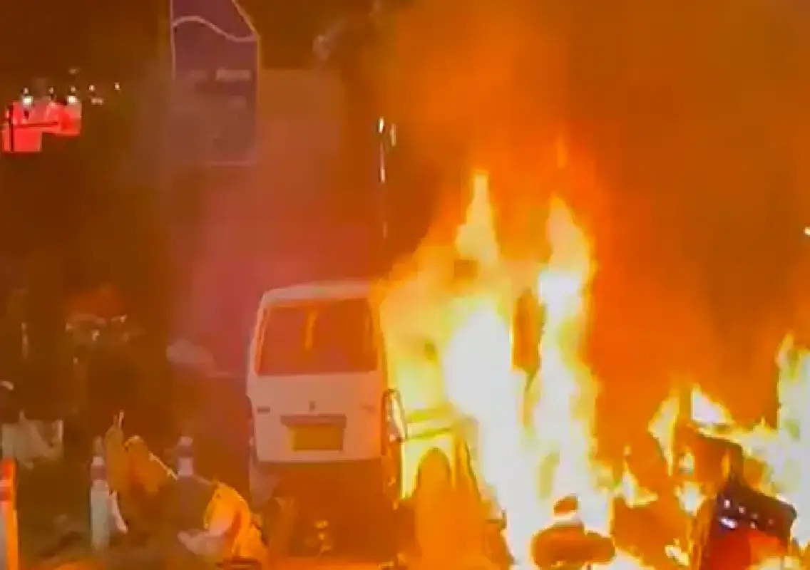 CCTV shows moment of deadly Red Fort car blast in Delhi - News Karnataka