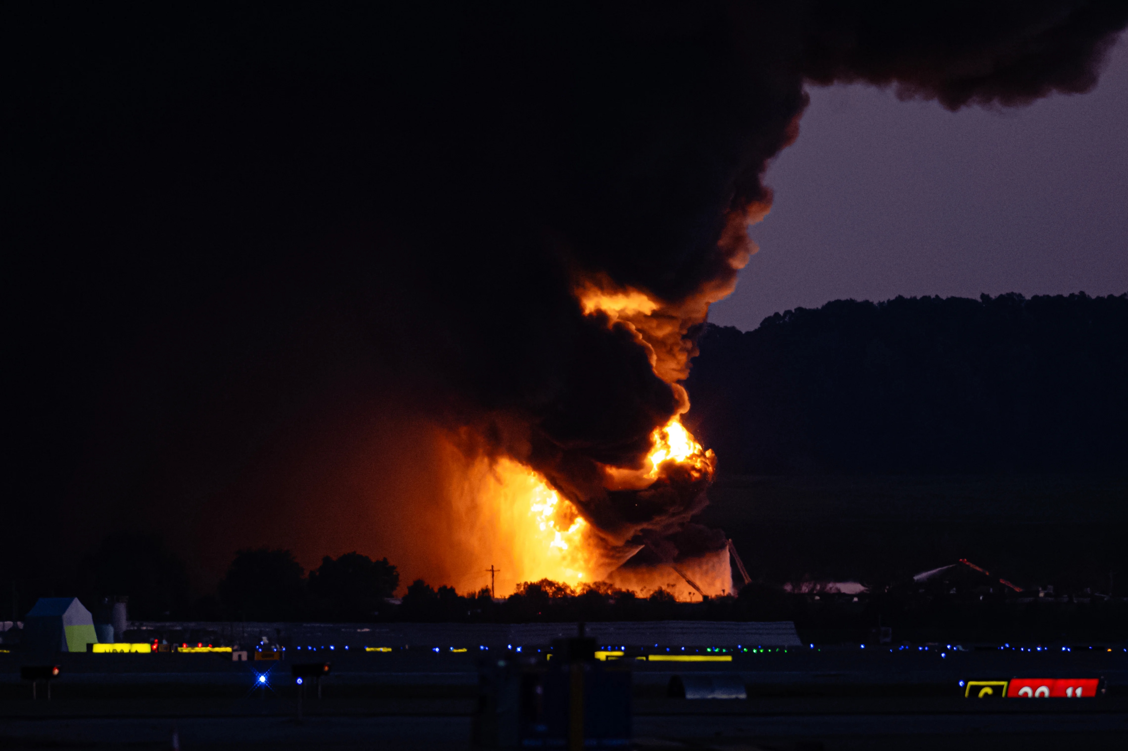 Kentucky Plane Crash: 3 Dead, 11 Injured After UPS Cargo Plane - News Karnataka