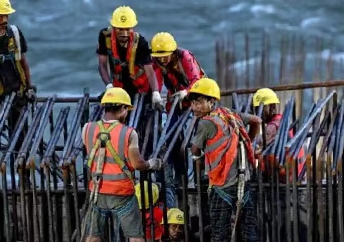Centre notifies labour codes with major changes to wages and work hours - News Karnataka