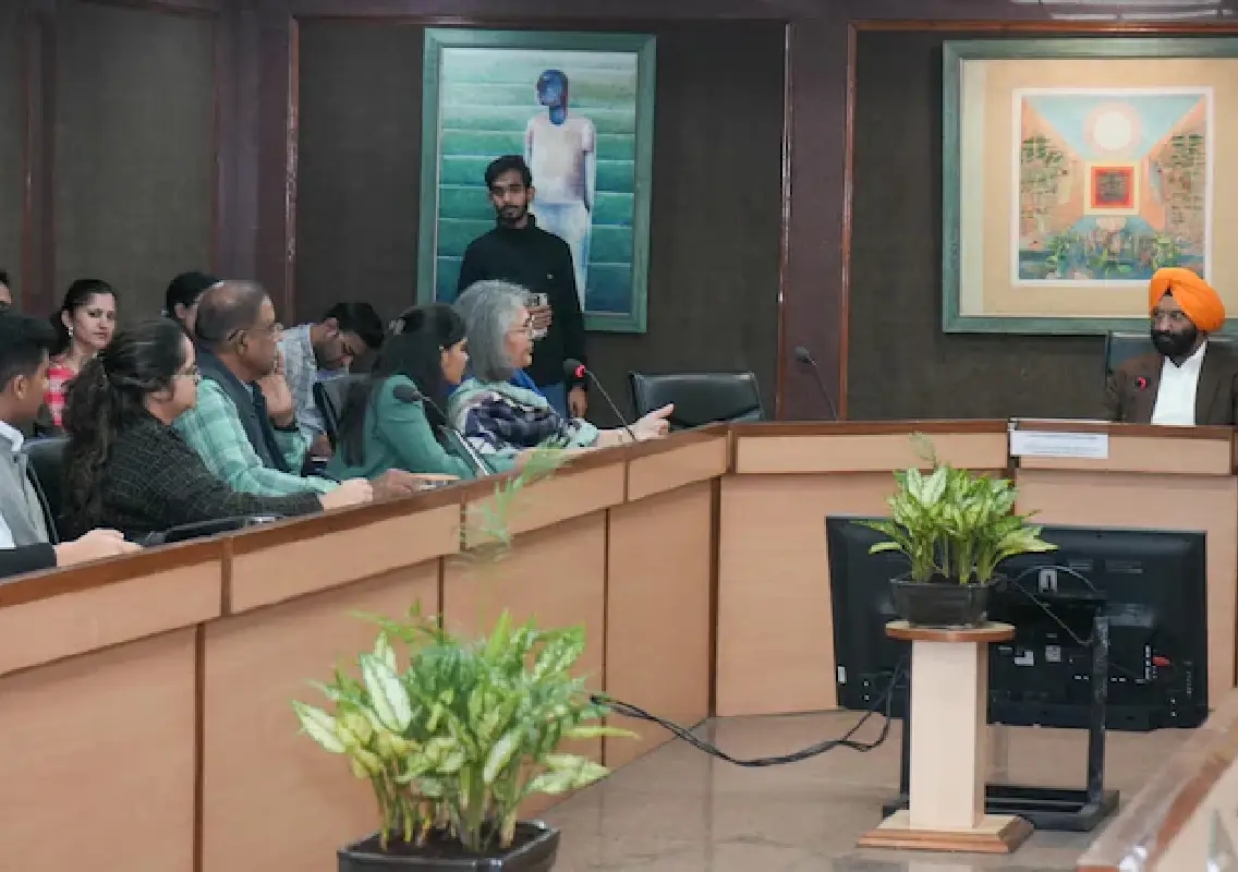 Citizens meet Environment Minister as pollution protests push government to act - News Karnataka