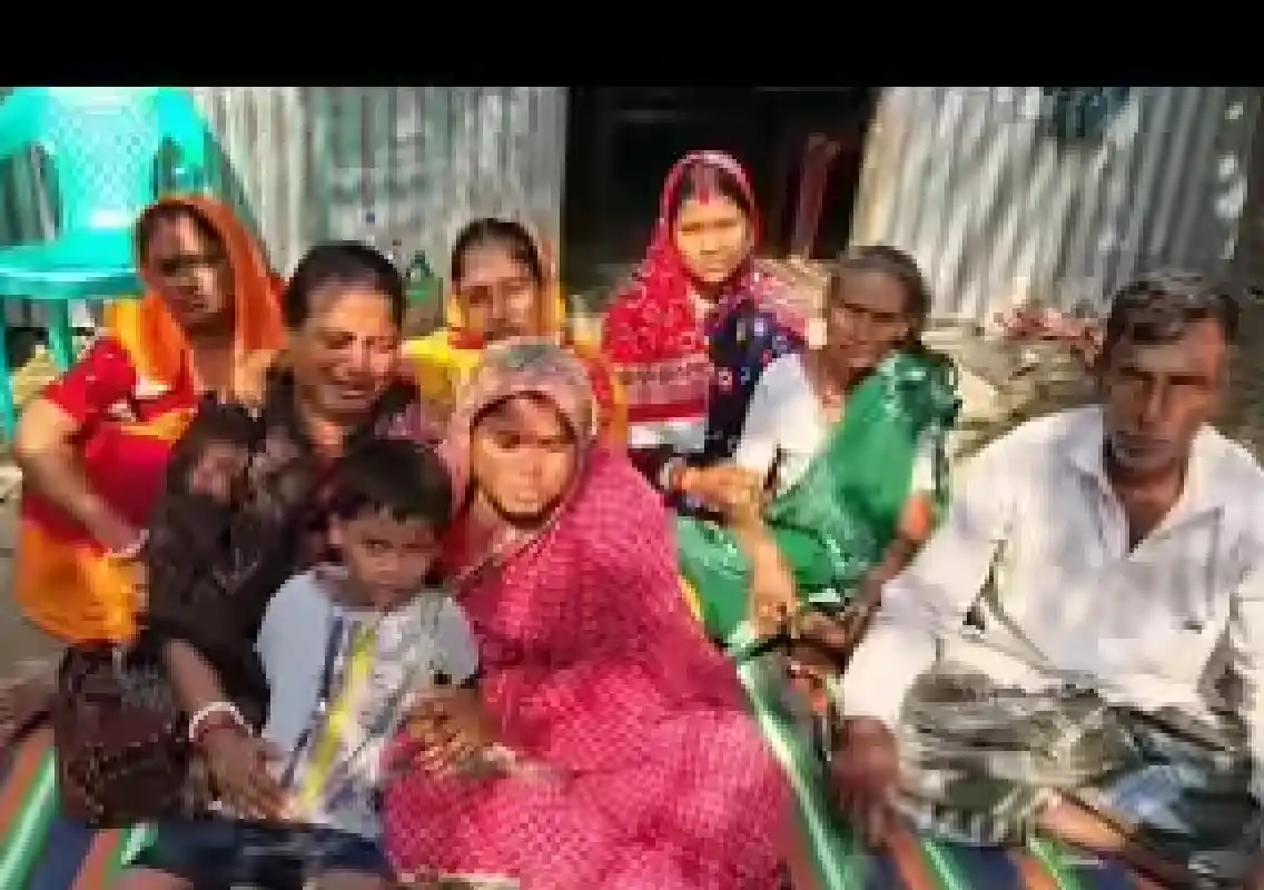 Coast Guard intercepts two Bangladeshi trawlers; 55 fishermen arrested: WATCH - News Karnataka