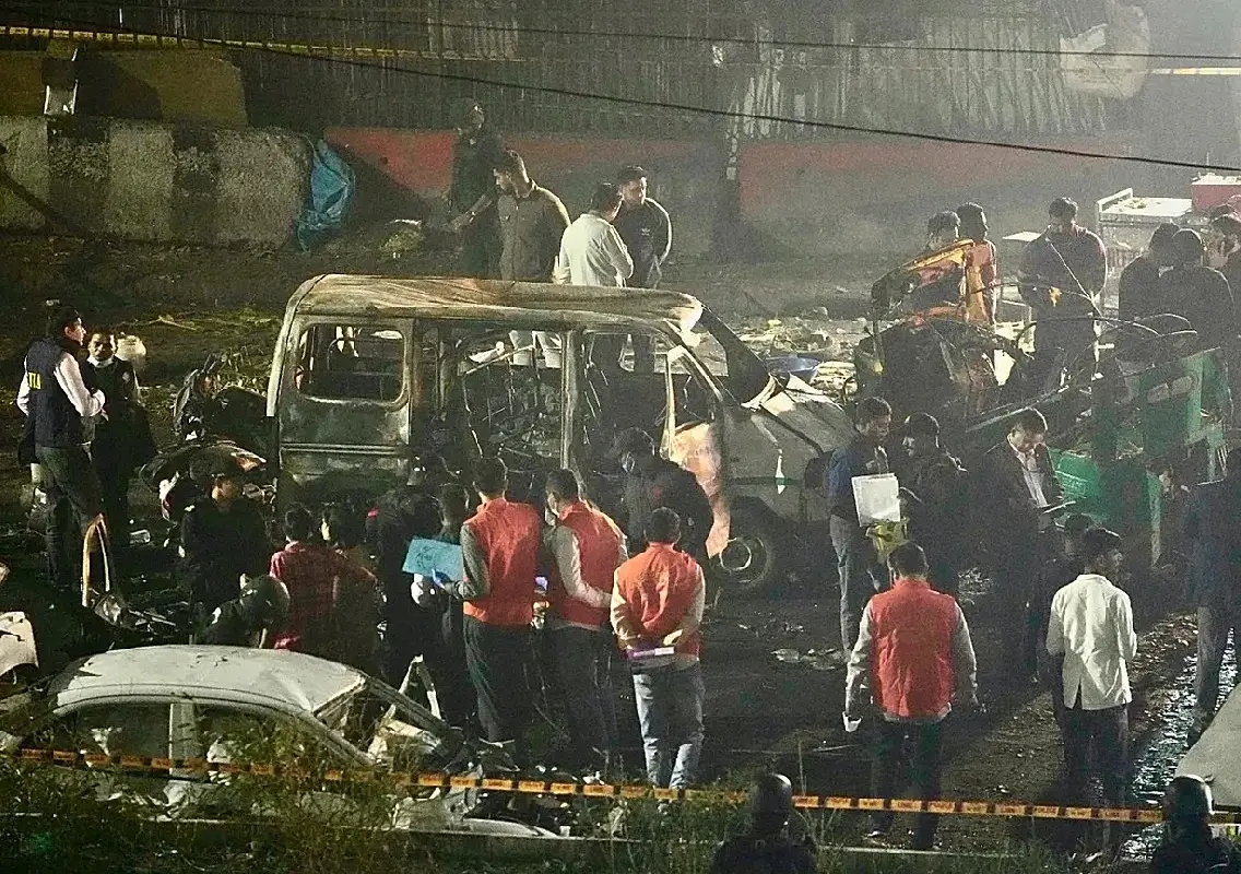 Delhi blast near Red Fort kills eight; police exploring all possibilities:WATCH - News Karnataka