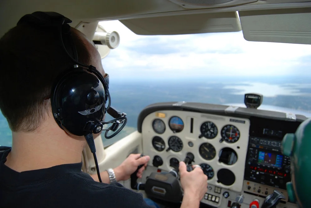 Top 10 Pilot Training Institutes in India with Fees and Placement - News Karnataka