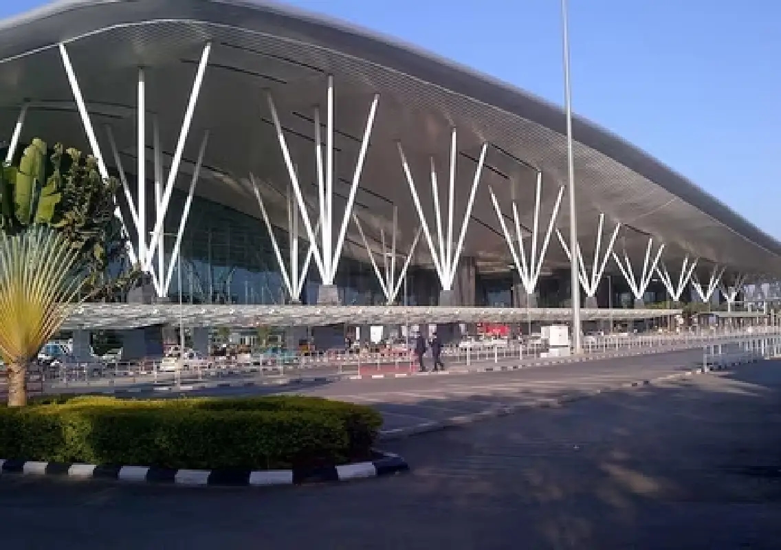 Man arrested at Bengaluru airport after attempting attack with sickle:WATCH - News Karnataka