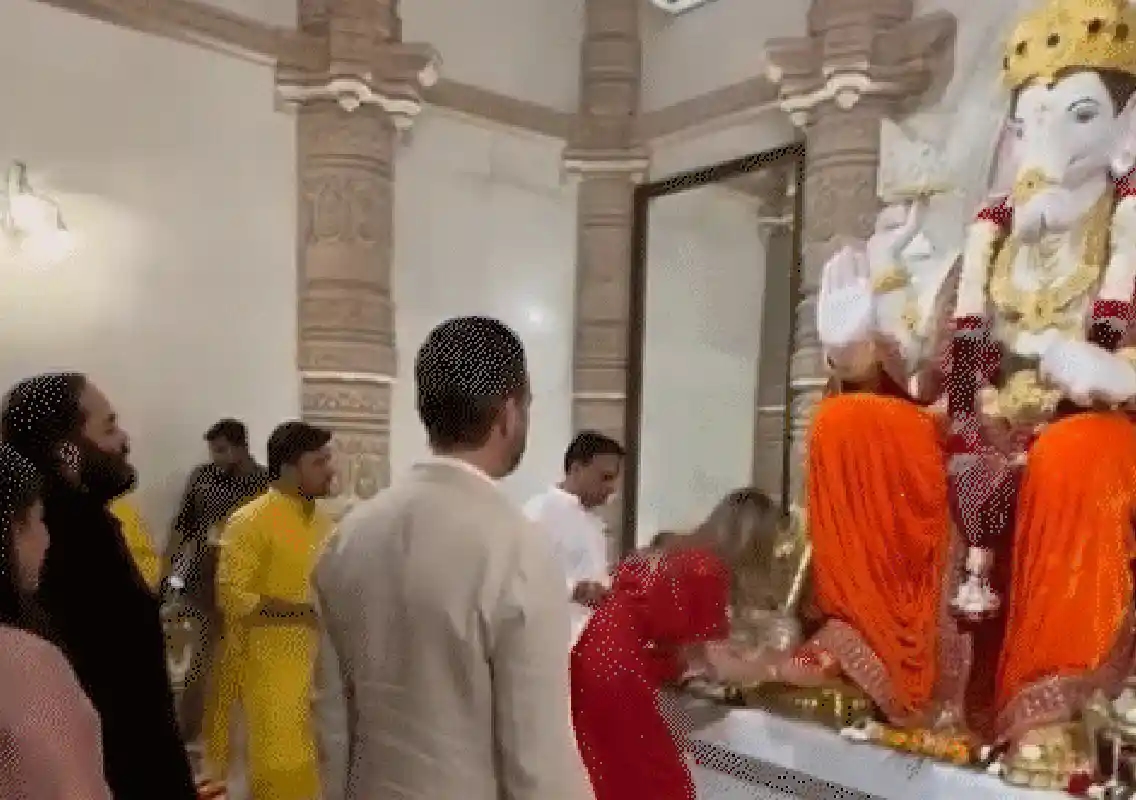 Donald Trump Jr goes desi — bows before Ganesh in Jamnagar:WATCH - News Karnataka