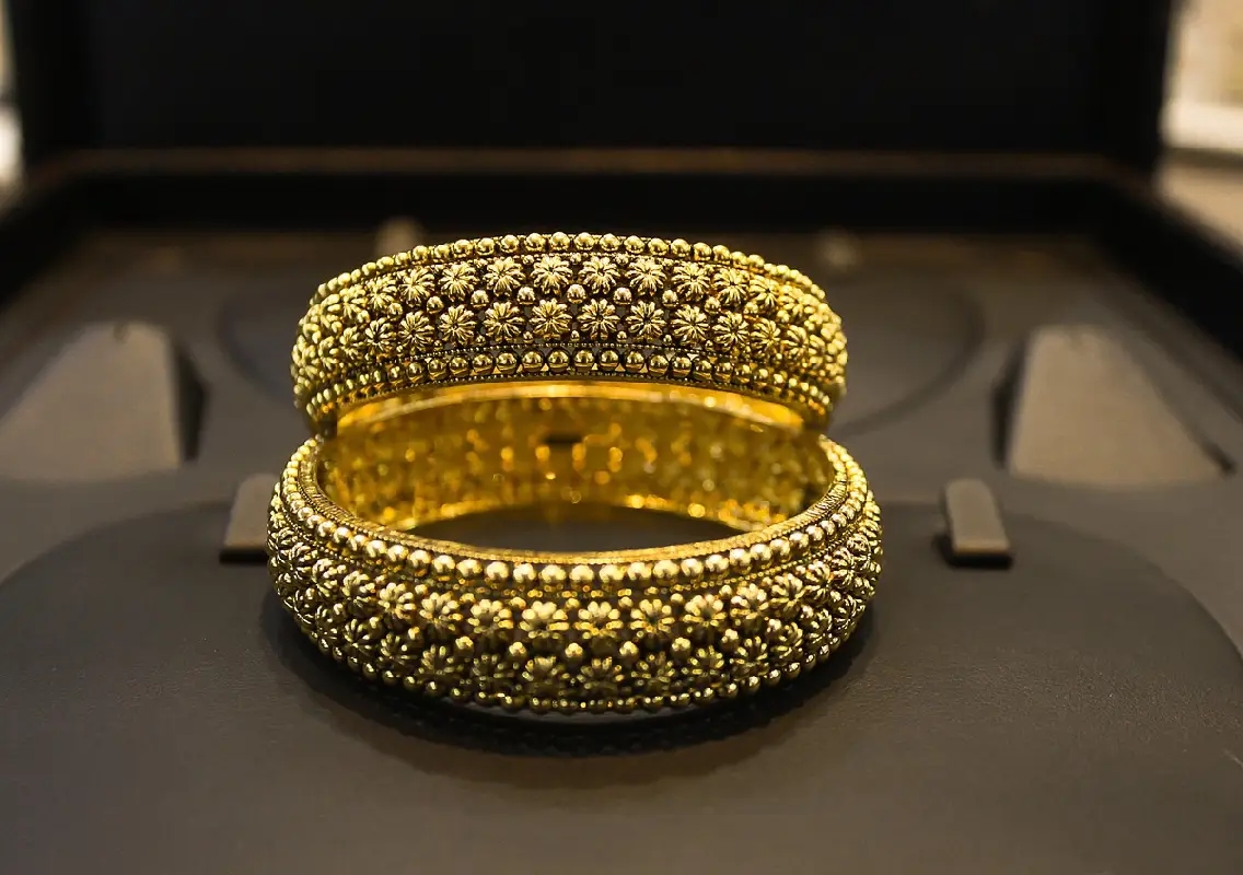 Gold Rate in Bangalore Today: 22K and 24K Prices Fall by ₹900 per 10g - News Karnataka