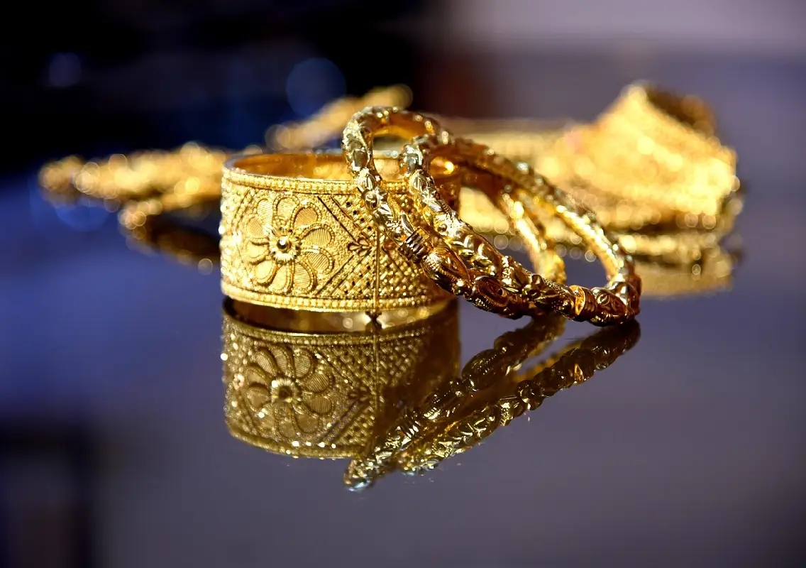 Gold and silver consolidate after Fed rate cut; uptrend remains intact - News Karnataka
