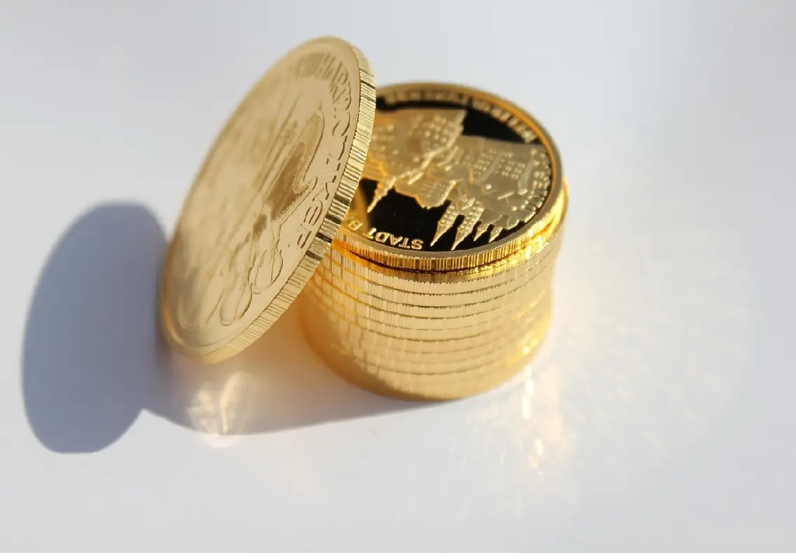 Gold prices dip slightly as silver holds steady in global, domestic markets - News Karnataka