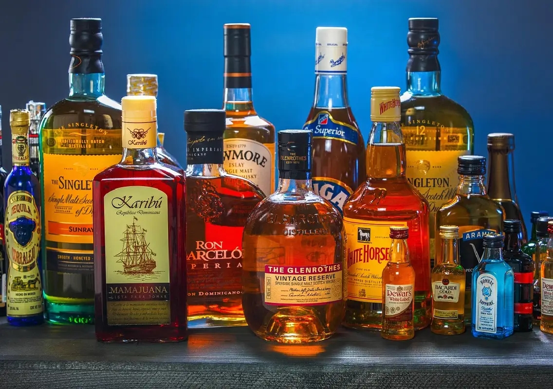 Indian Railways liquor policy: How much alcohol you can carry on trains - News Karnataka
