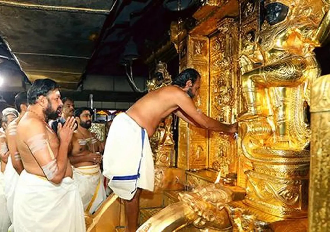 Kerala High Court grants interim protection to TDB ex-officer in temple gold theft case - News Karnataka