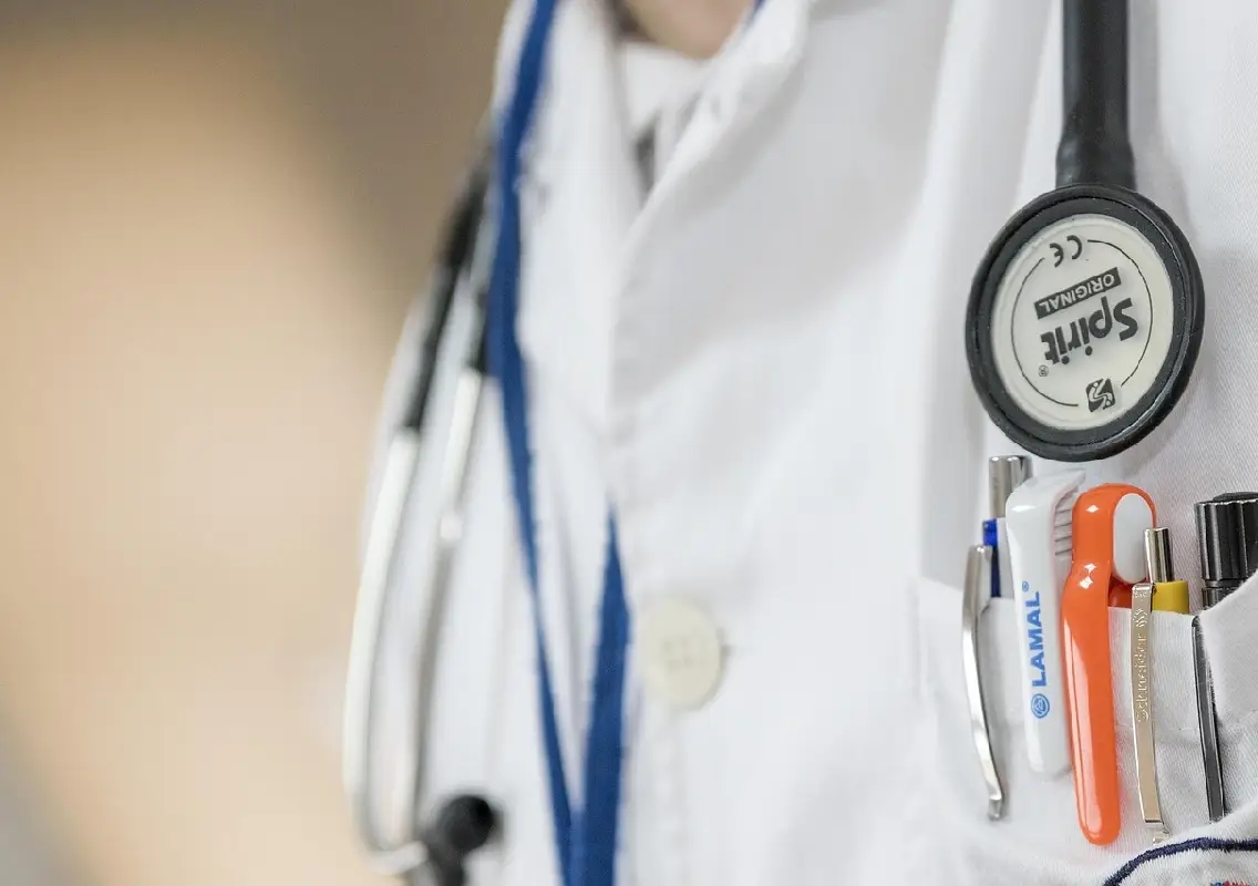 Kerala High Court restricts use of ‘Dr.’ title by physiotherapists and occupational therapists - News Karnataka