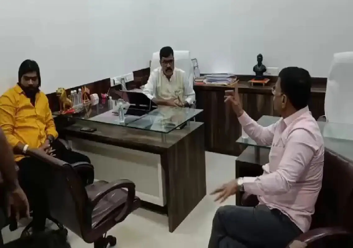 Language dispute in Mumbai office sparks political confrontation: WATCH - News Karnataka