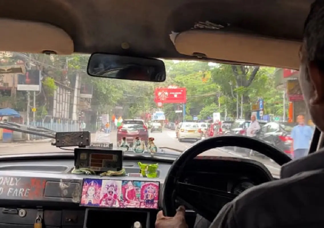Outstation cab driver assaulted in Lonavala after trap set by local drivers:WATCH - News Karnataka