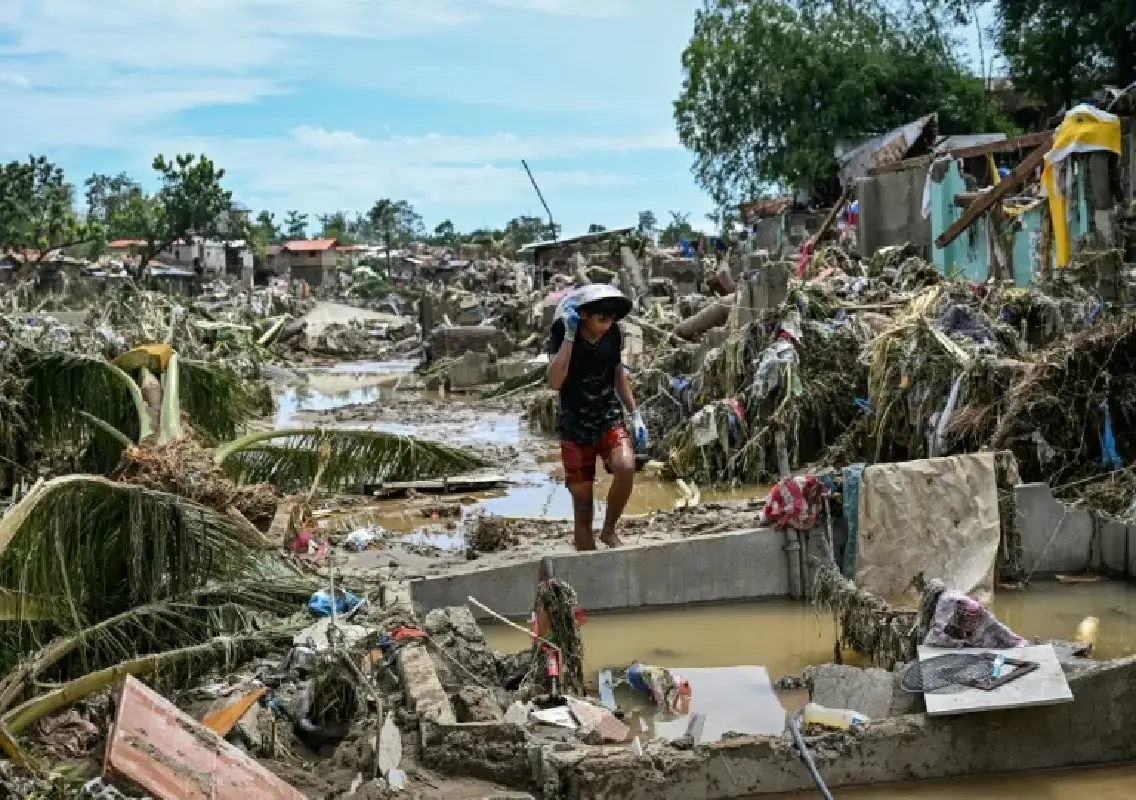 Philippines declares state of emergency after Typhoon Kalmaegi kills 114 - News Karnataka