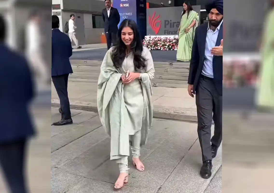 Minimal look, billionaire energy: Radhika Merchant in a green suit - News Karnataka