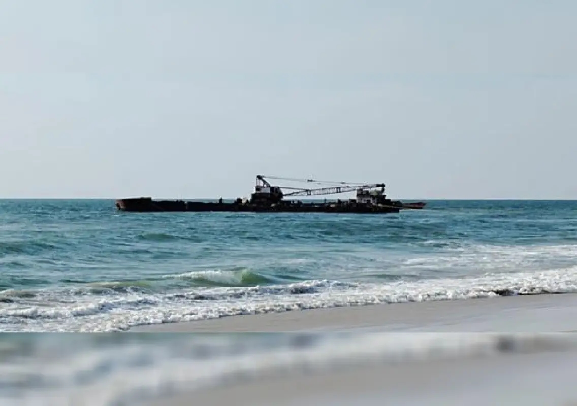 Dismantling of stranded Bhagwati Prem dredger over 50% complete off Suratkal coast - News Karnataka