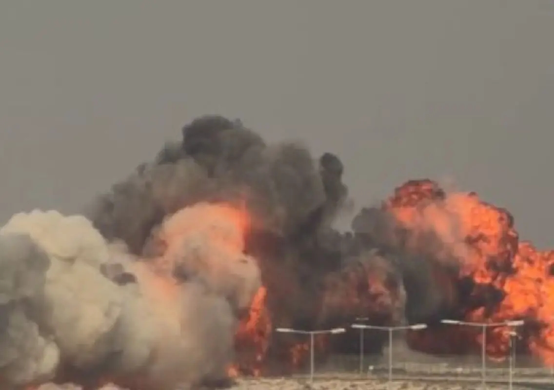 Tejas jet crashed during negative-G turn at Dubai air show, say aviation experts:WATCH - News Karnataka