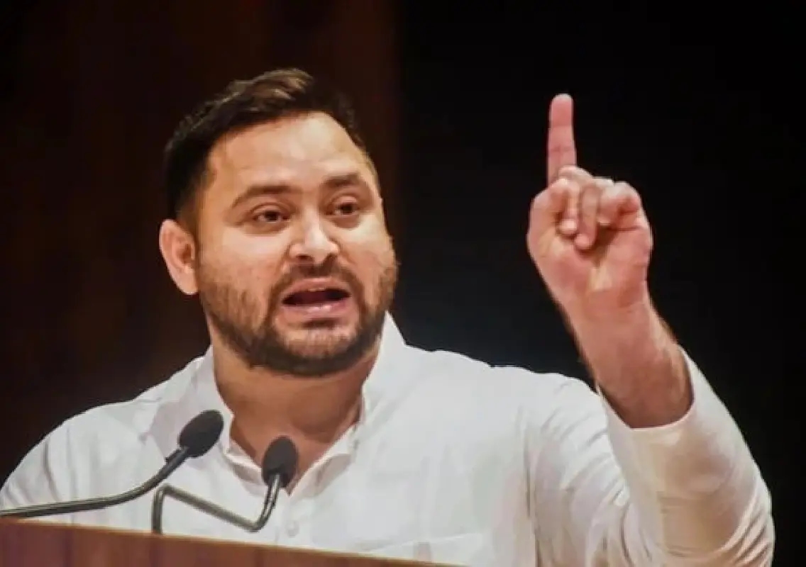 Tejashwi Yadav Predicts Mahagathbandhan Victory, Warns Officials Ahead of Bihar Results - News Karnataka