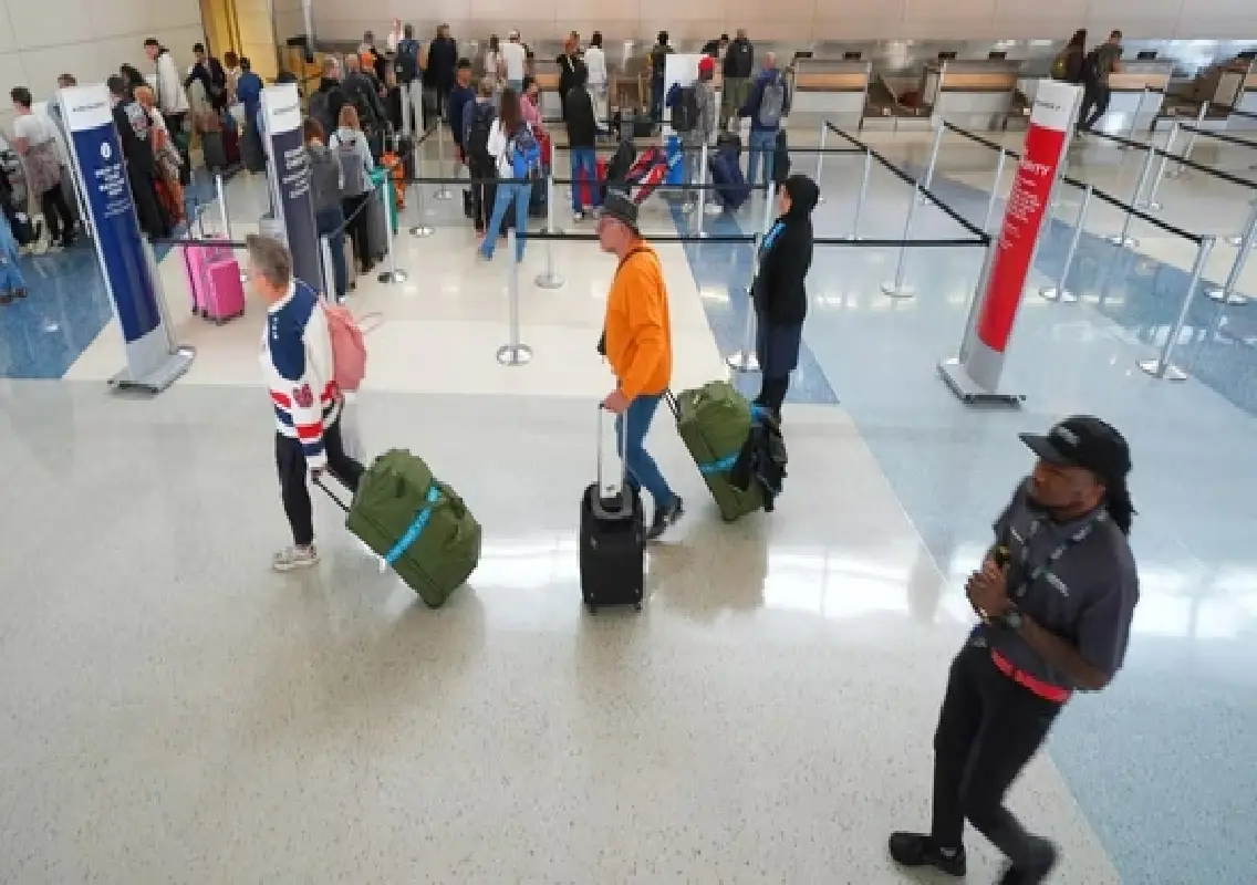 US shutdown grounds over 1,200 flights, travellers face chaos ahead of Thanksgiving - News Karnataka