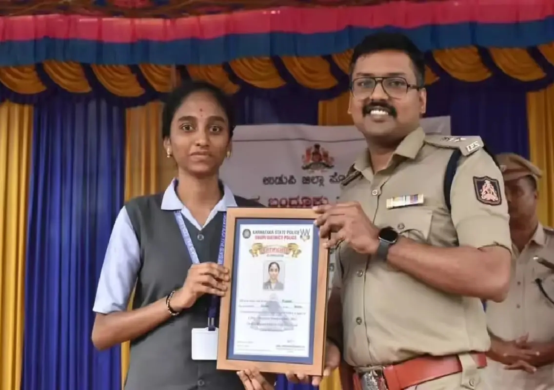Udupi police honour firearm trainees and cyber awareness campaign winners - News Karnataka