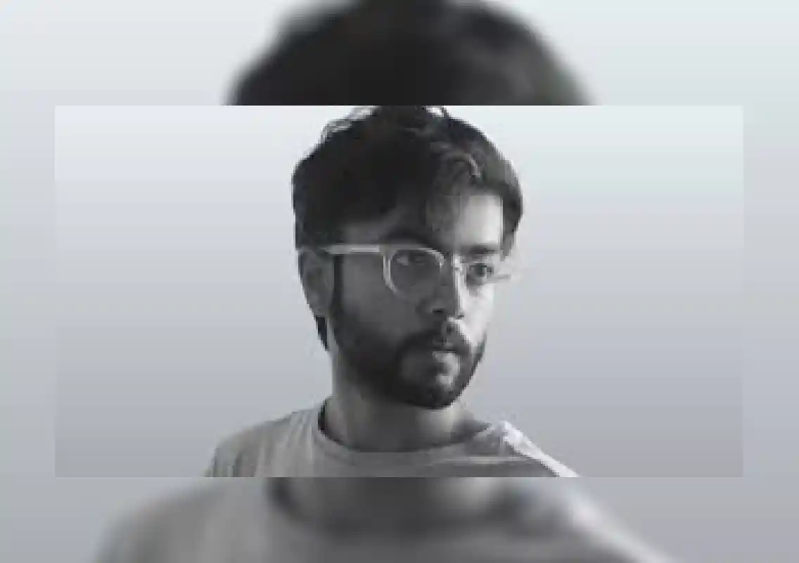 BIG Tech Drama: iPhone Air Designer just Quit Apple for an AI Startup. - News Karnataka