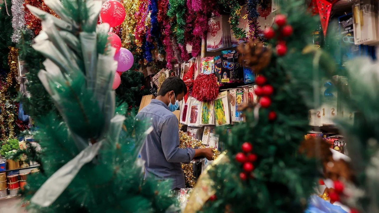 Christmas in Saudi Arabia quietly steps into public spaces - News Karnataka