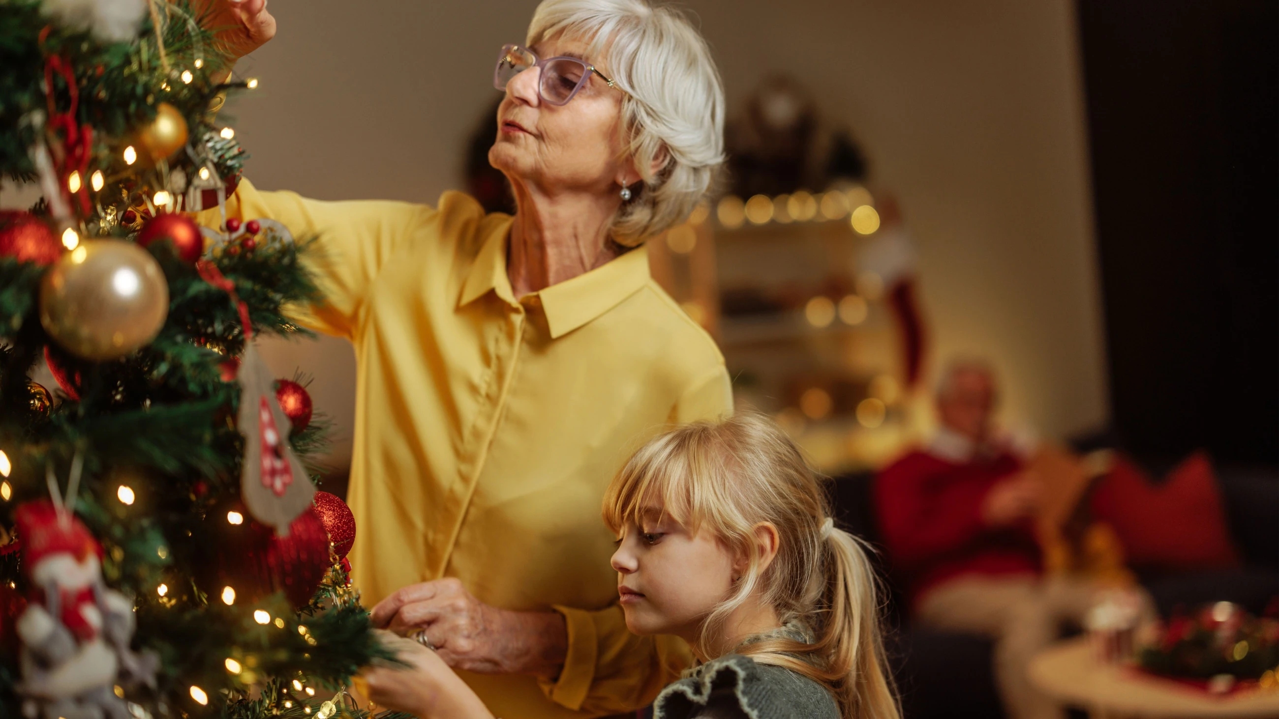 Christmas tree cataracts: when ageing eyes begin to sparkle - News Karnataka