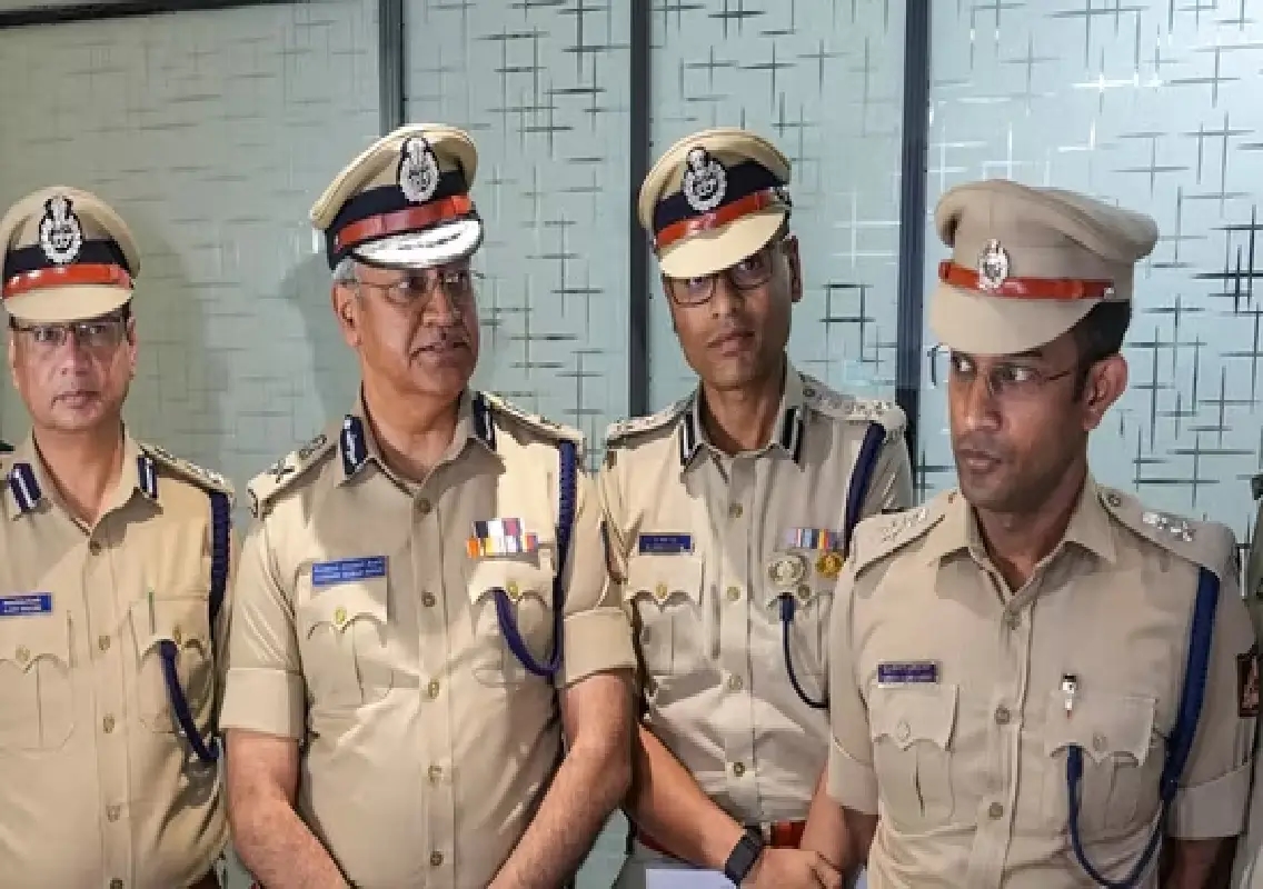 Cybercrime constable caught hiding suspect’s ₹11 lakh bag at home - News Karnataka