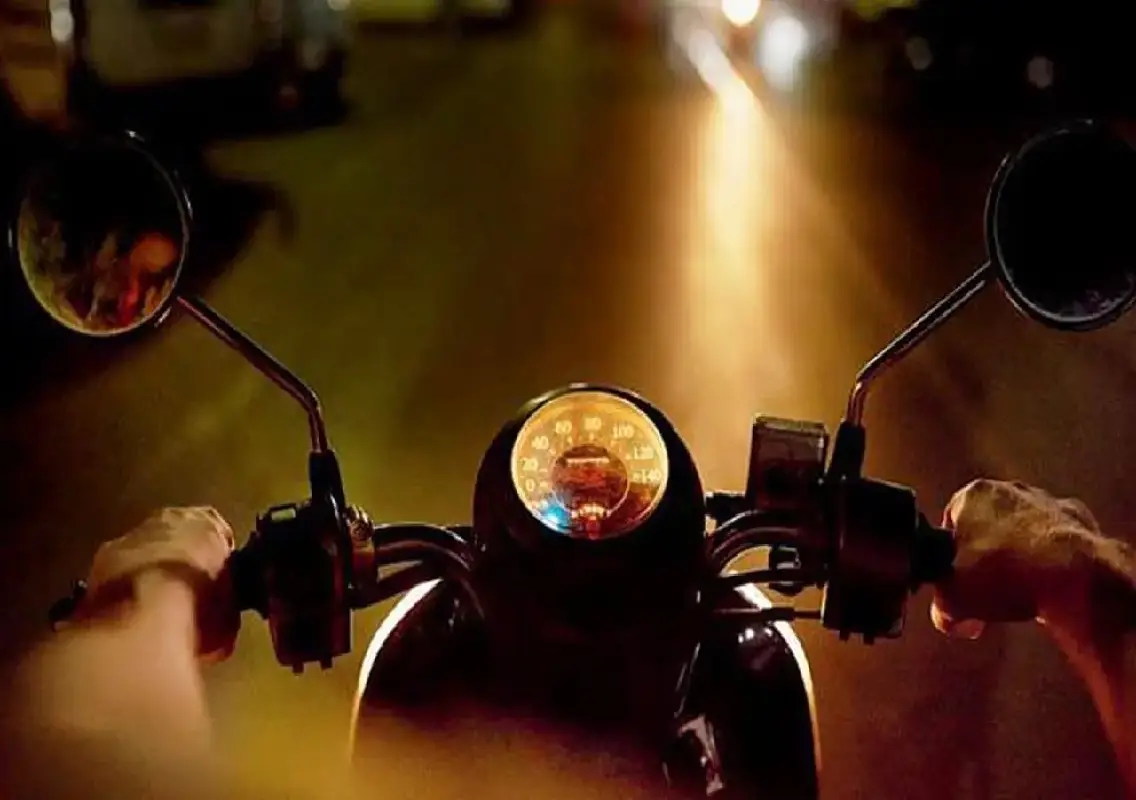 Drunk biker sets own motorcycle on fire during police check in Bengaluru - News Karnataka