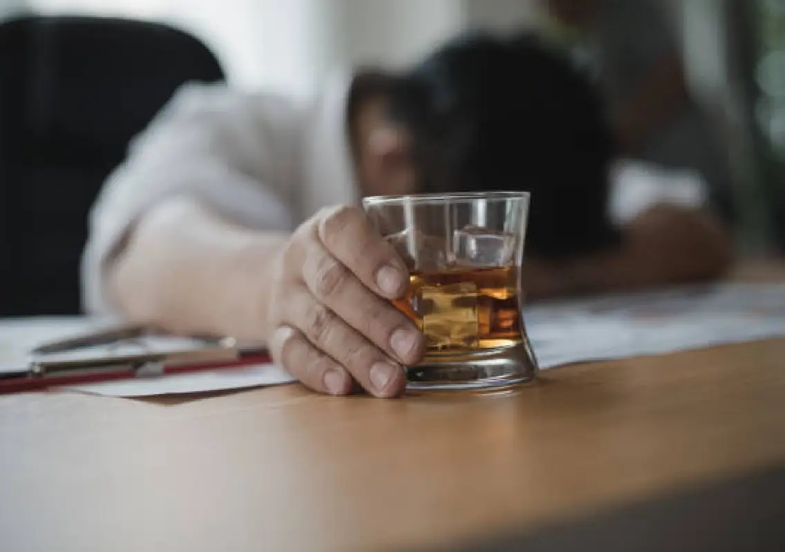 Heavily drunk revellers to be dropped home during New Year, says Parameshwara - News Karnataka