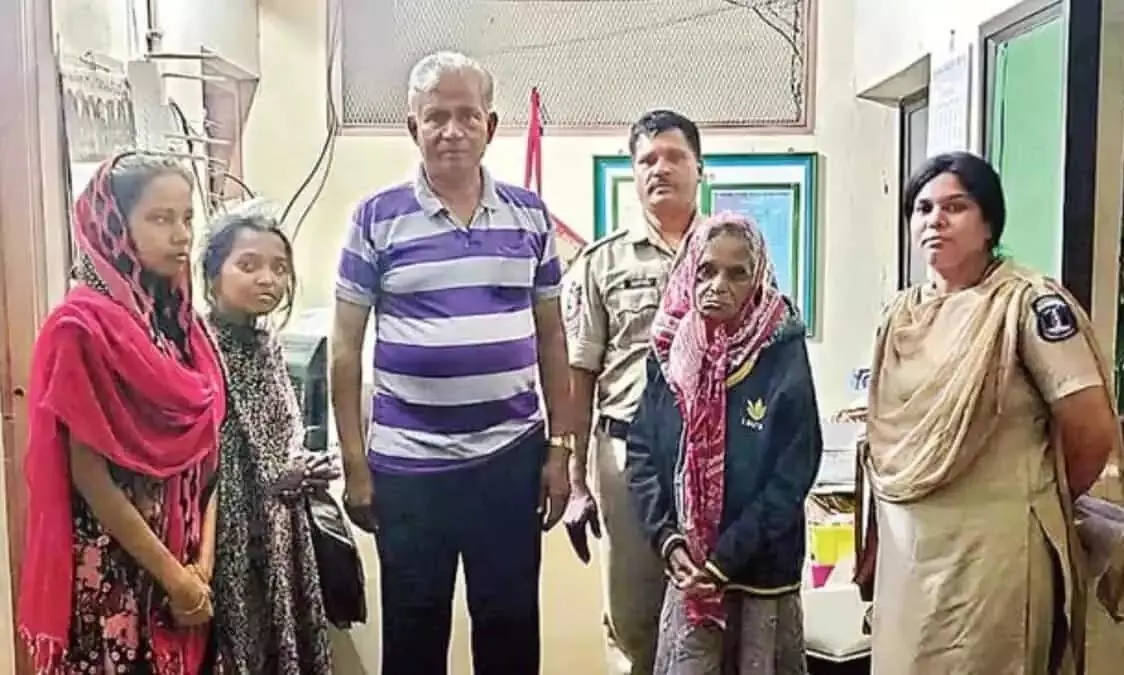 Hyderabad family lives with deceased relative for three days due to lack of money for funeral - News Karnataka