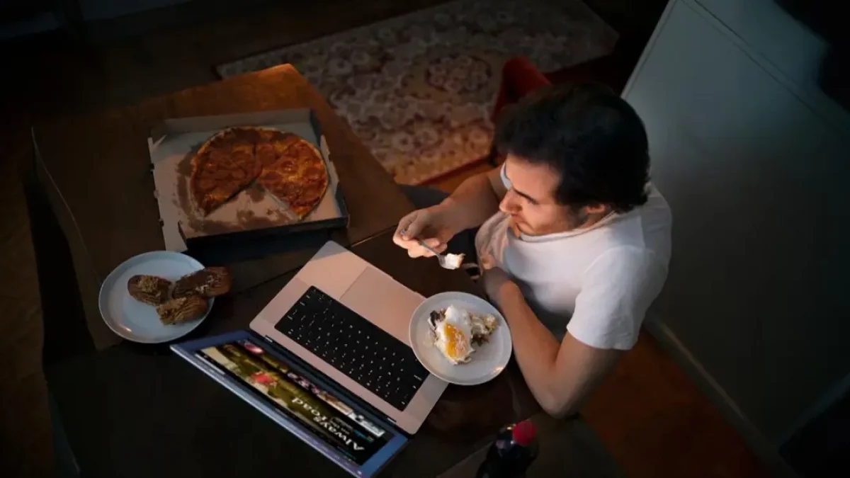 Late-night cravings aren’t lack of willpower, science explains why - News Karnataka