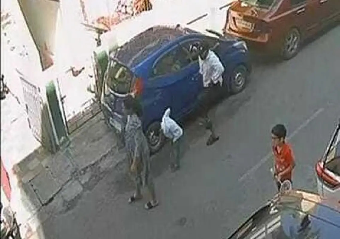 Man booked for kicking five-year-old child playing on road: WATCH - News Karnataka