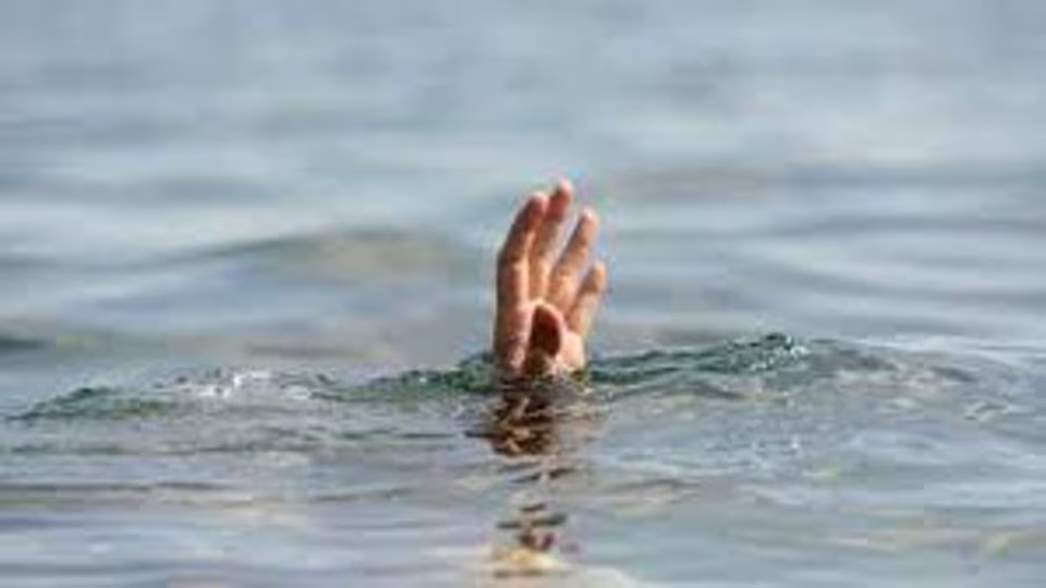PUC student drowns while swimming in River Tunga - News Karnataka
